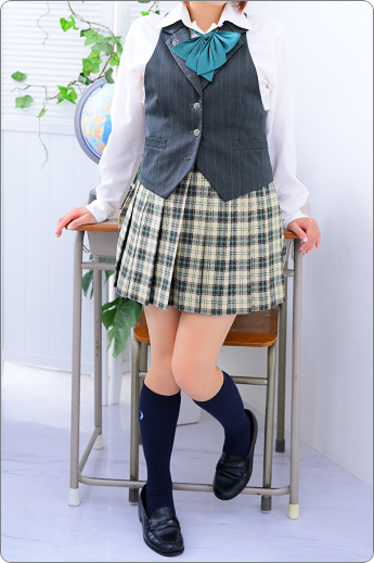 qwZ^~ 8